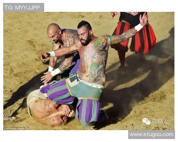 足球明星难民纹身背后的故事与意义探讨